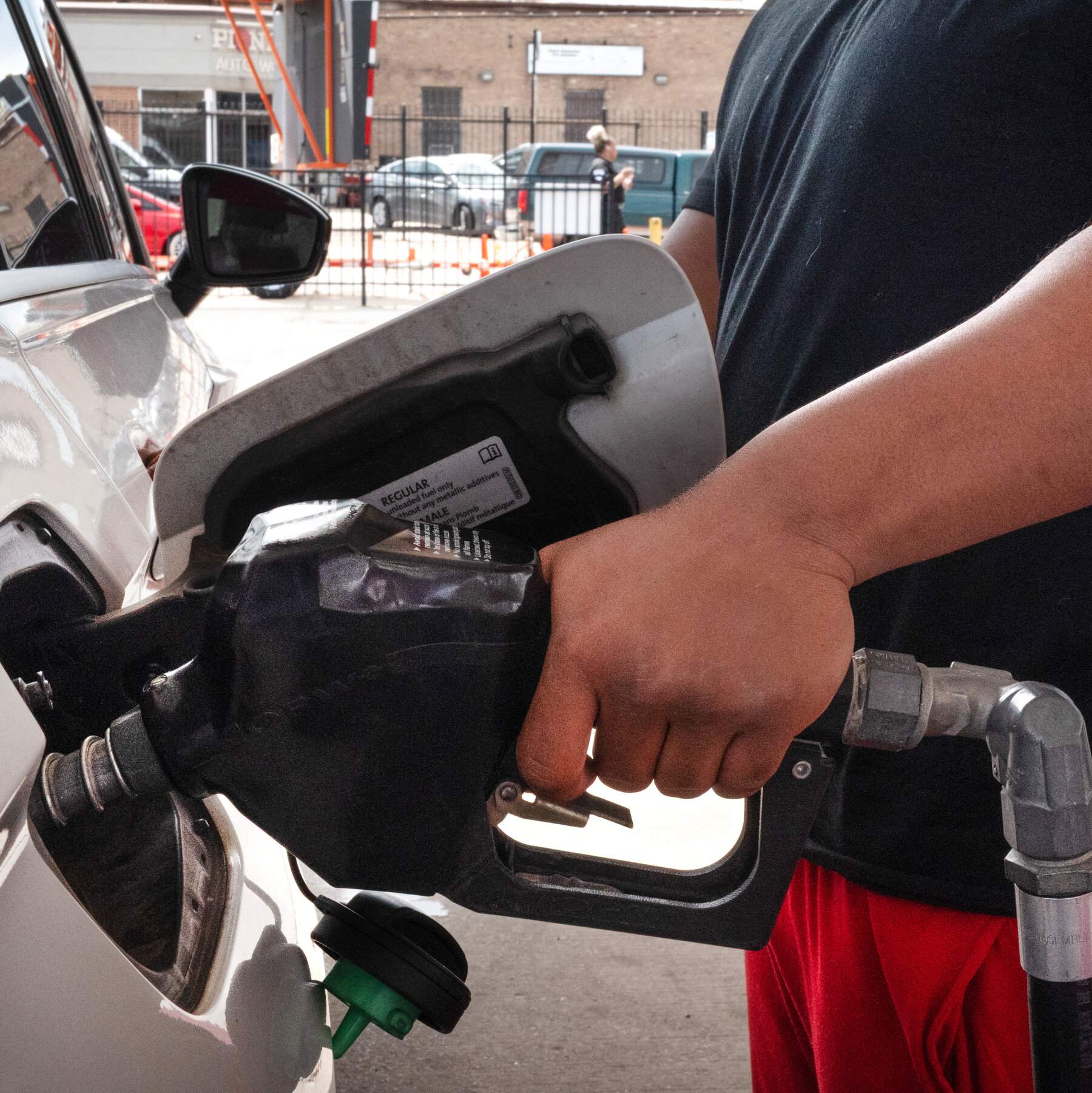 Oil Rises on Trump’s Iran Threats and New Strikes Across Middle East